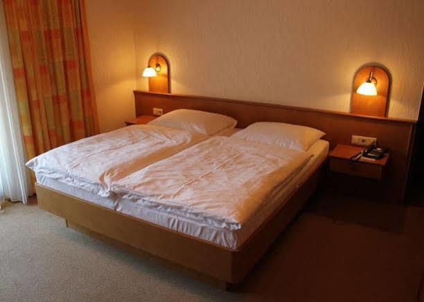 Pension Friedl Инсбрук Экстерьер фото