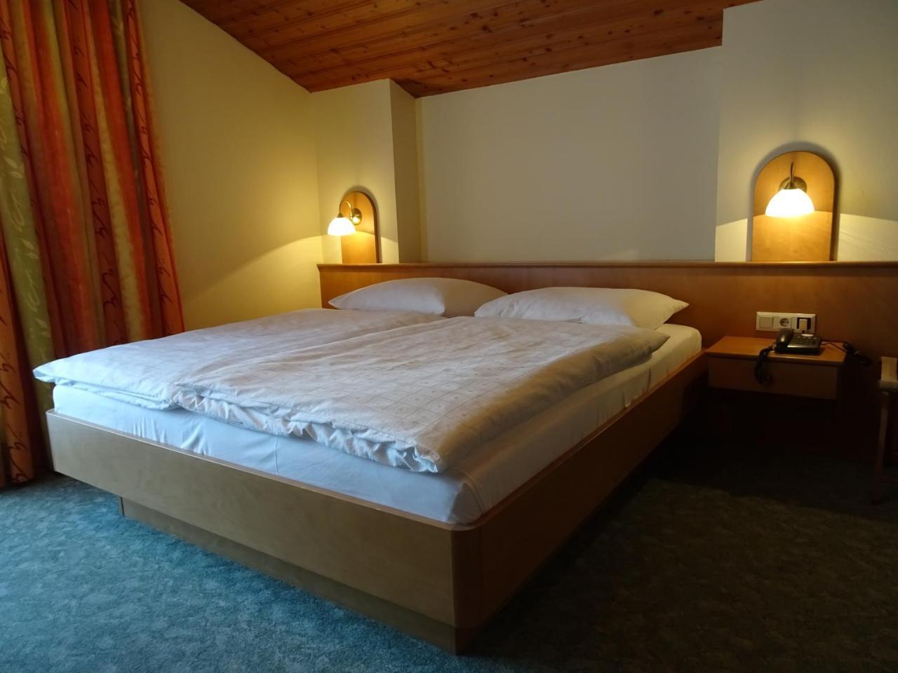 Pension Friedl Инсбрук Экстерьер фото