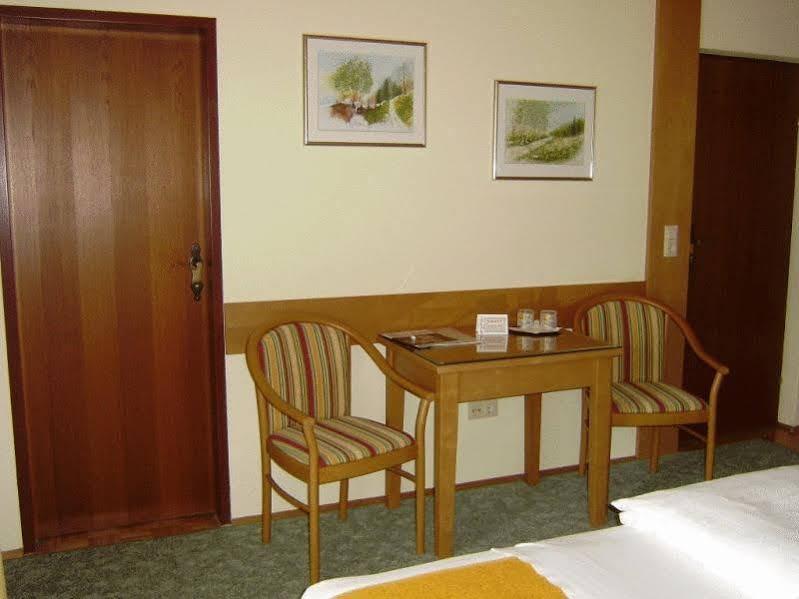 Pension Friedl Инсбрук Экстерьер фото